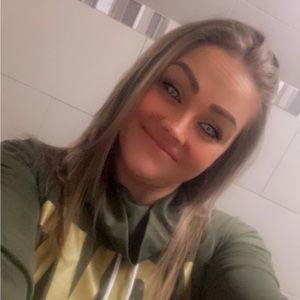 Meet your Posher, Danelle